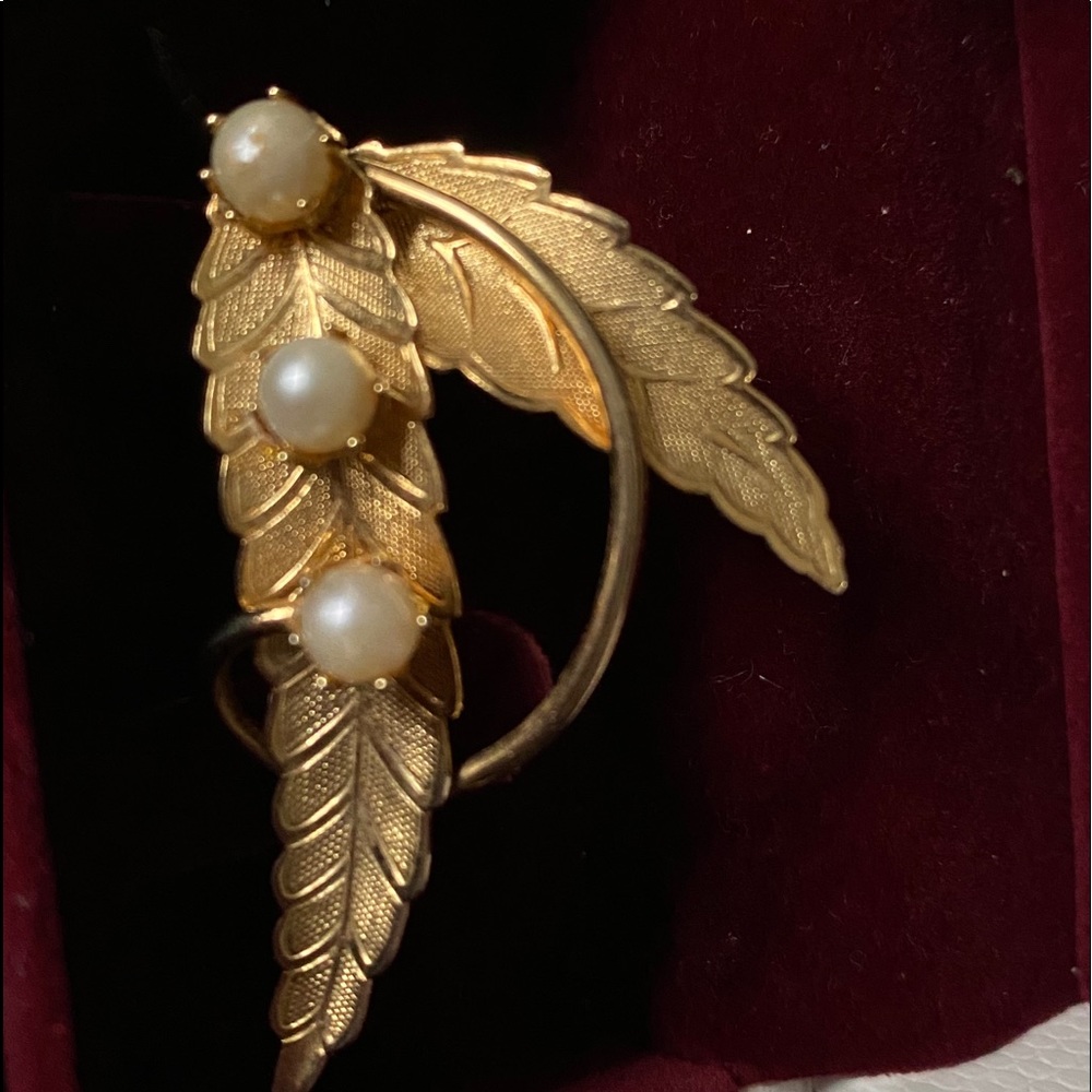 Women’s brooch